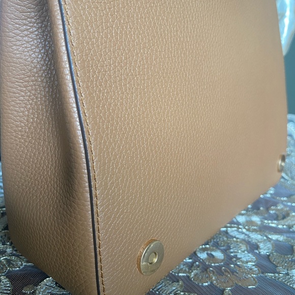 Tory Burch LG adjustable shoulder/crossbody bag - Picture 8 of 13